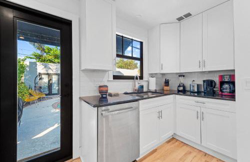 Sunny 4BR Getaway Pool & Private Guest Suite - Foto 23