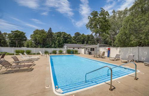 Walk to Lake Michigan - South Haven Condo! - Foto 30