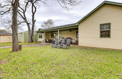 Pool and Large Covered Patio! Decatur Family Getaway - Foto 1