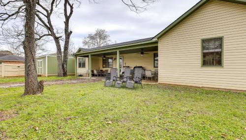 Pool and Large Covered Patio! Decatur Family Getaway - Foto 1