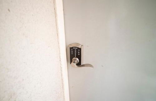 Inspiring Grotto Sleeps 10-20 Free TV & Parking - Foto 26