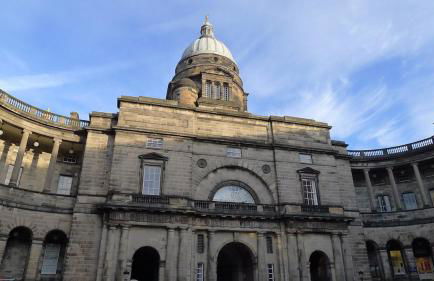 Modern 2 bedroom apartment in City Centre - Photo 49