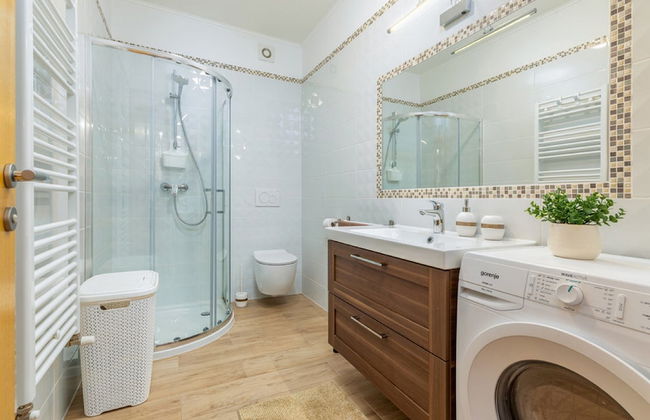 Stylish Villa With Swimming Pool and Garden - Photo 19