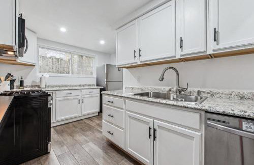 Modern Family Friendly Home 3 Bedroom Great Location - Foto 11