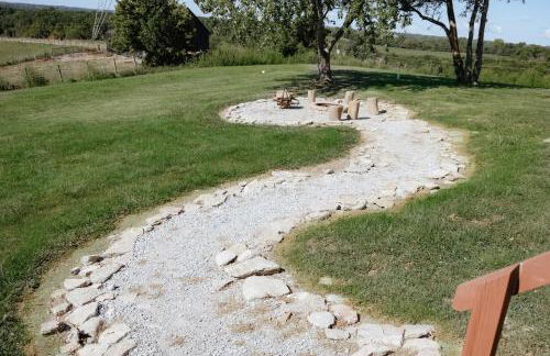 Cordova Farmhouse - 7 Minutes from the Ark! - Foto 50