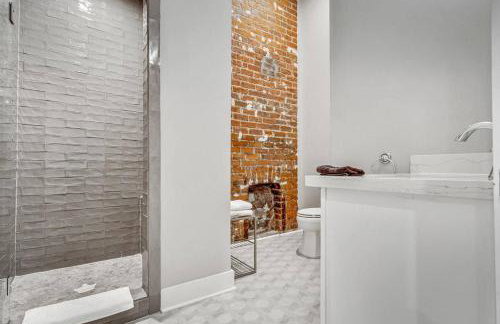 Luxury LGD Condo w Balcony Near Magazine St - Foto 16