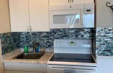 Corpus Christi North Beach Cozy Condo, 2 Heated pools and Balcony Ocean Views! - Foto 12