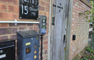 Canalside 1 bed flat - Foto 16