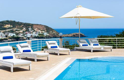 Promitheas Villa, with Pool & Heated Spa Whirlpool, By ThinkVilla - Foto 1