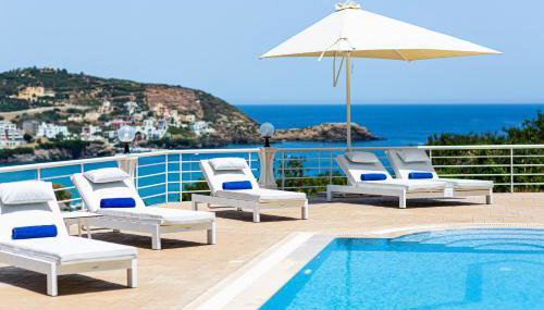 Promitheas Villa, with Pool & Heated Spa Whirlpool, By ThinkVilla - Foto 1