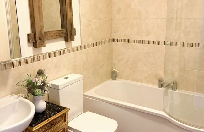 Inviting 2-bed Apartment in Matlock Sleeps 6 - Photo 9