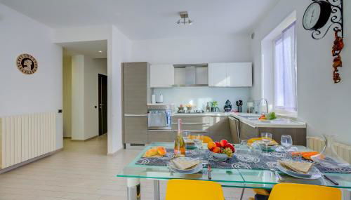 Asia Apartment Laveno Center - Happy Rentals - Photo 3