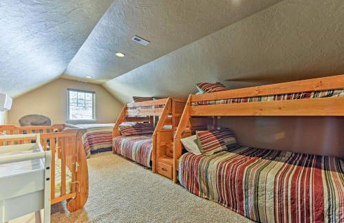 Cabin with Beach Access, Sport Court, Hot Tub and View - Foto 27