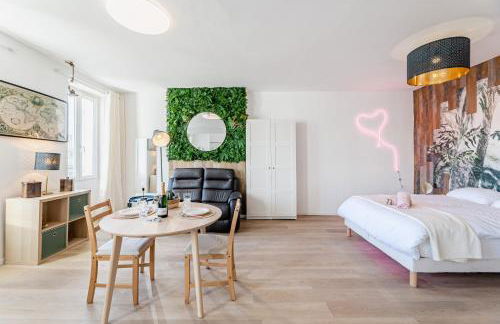 Aurora Lov'Room Proche de Saint Charles - Foto 8