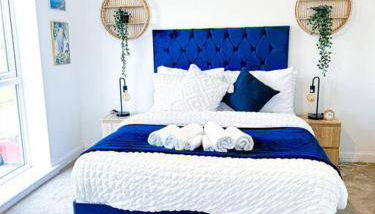 City Centre 3 Bedroom House Sleep upto 9 Guests with Garden and Parking - Foto 3