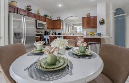 Spacious 6BR Villa Pool Parking Near Disney World - Foto 29