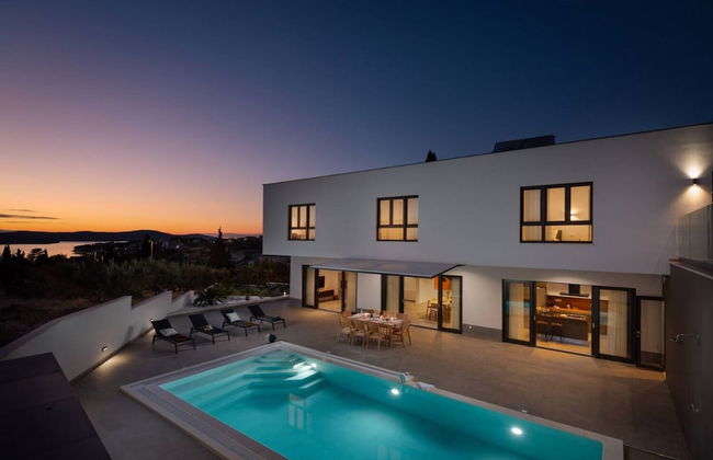 Holly - With Pool - H - Foto 44