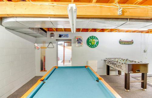 Charming Long Lake Home with Dock on 2 Acres! - Foto 24