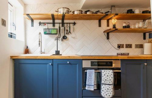 Cosy 2BD Cottage in Oxfordshire - Near Daylesford! - Photo 26