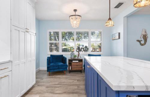 Nautical Escape! Private pool home with a tropical backyard oasis! - Foto 18