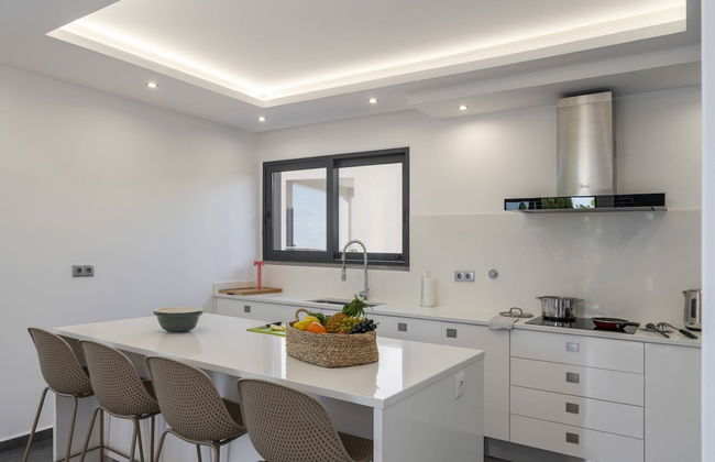 With Pool and Superb sea View - Villa Candelária - Foto 17