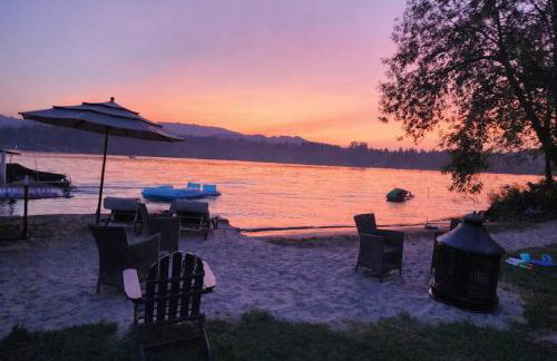 Lux Lakefront Estate, Sandy Beach, Hot Tub, Sauna, Dock, Treehouse & Deck - Foto 29