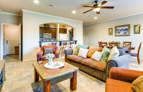 Spacious and Family-Friendly! TAMU Townhome with Yard - Foto 1