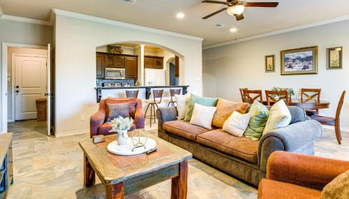 Spacious and Family-Friendly! TAMU Townhome with Yard - Foto 1