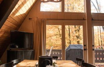 Cozy A-FrameKing BedSkiFire PitSchuss - Foto 30