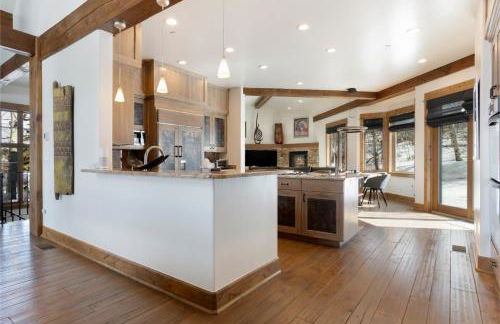 Private Hot Tub, Theater Room, Valet Parking and Ski & Boot Storage at Ritz Carlton - Foto 30