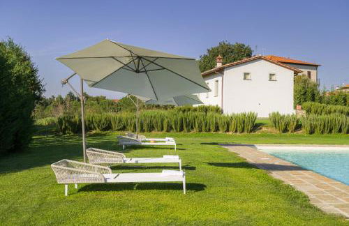 House in the heart of Tuscany with A/C and pool! - Foto 2