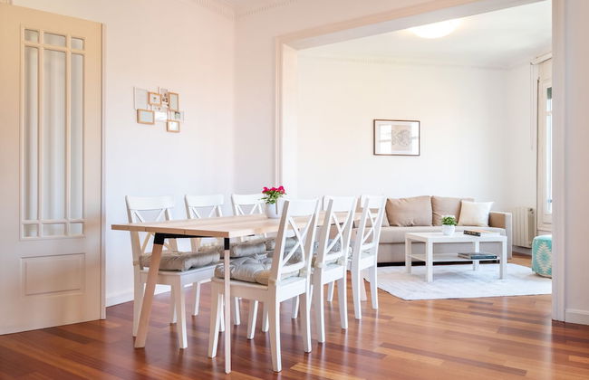 Stunning 4BR Apart in Sagrada Familia - Photo 21