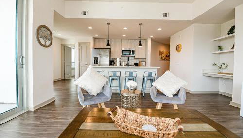 Uptown Fully Furnished 2BR Apartment apts - Foto 2