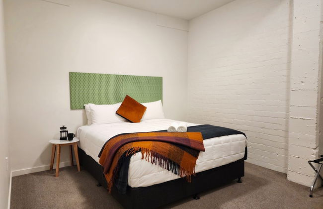 U Suites on Webb - Photo 5