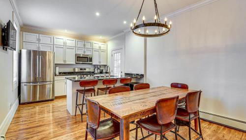 Stay and Play in Ellicottville Village! Home with Deck - Foto 2