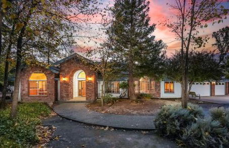 Oak Pond Retreat Stocked pond/pool table/BBQ Grill/EV Charger - Foto 6