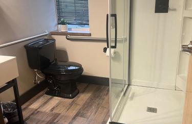 Dragonfly loft, hot tub, river views - Photo 12