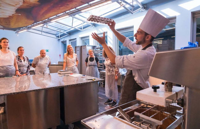 Taller de chocolate en el Choco Story de Brujas - Foto 4