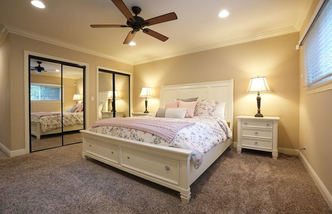 Incredible Estate 5 Bedrooms 3 Bathroom W/resort Style Rock Pool & Jacuzzi - Photo 5