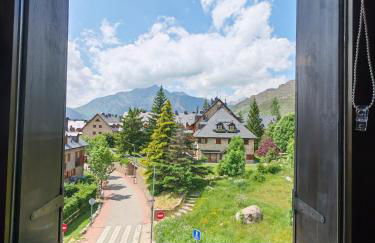 Chimenea y cocina moderna, encanto rústico con confort - Aüt 3 - Foto 30