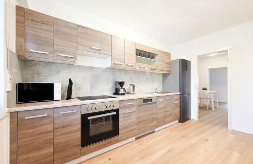 Tolstov Apartments - 3 Room Apartment - Kitchen - Dining Area - 25 min Messe DUS - Photo 3