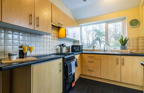 University View-Off-Street Parking-Sleeps 8-Fast WiFi - Foto 5