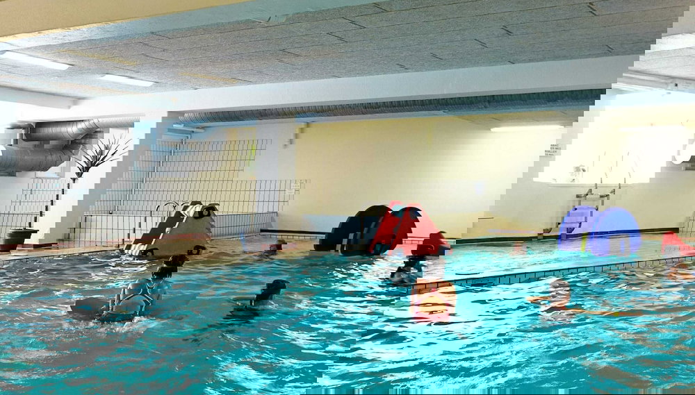 6 Person Holiday Home on a Holiday Park in Glesborg - Foto 1, Piscina