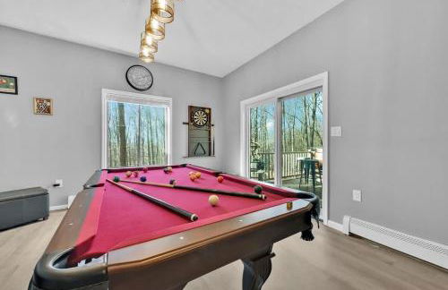 Big Bass Hideaway with Hot Tub - Foto 48