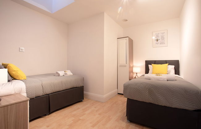 Rest & Recharge Regents CT 2bed Sleeps 7 - Foto 2