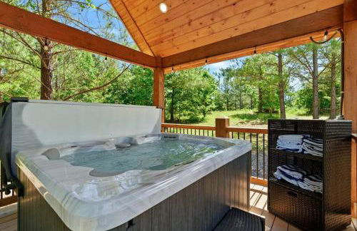 Luxury Winter Cabin! Hot Tub - Fire Pit - Decks - Game Room - Foto 41
