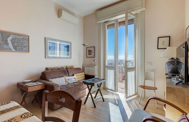 Bright Panorama Apartment - Photo 8