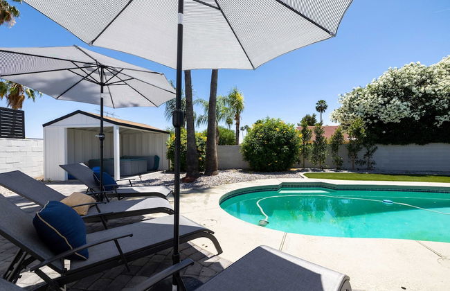 Grayhawk by Avantstay Modern Home w/ Pool, Hot Tub, Bocce, Fire Pit, Pool Table, Putt-putt & Putting Green - Foto 23