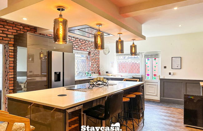 Beautiful Detached Villa - Jacuzzi Bath - Parking - Foto 65