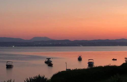 Architect designed house with pool and private beach - Photo 35